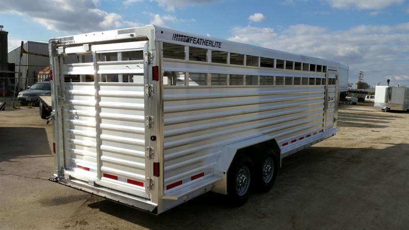 2020 Featherlite 8127-20 Livestock Trailer 2020 Featherlite 8127-20 Livestock Trailer