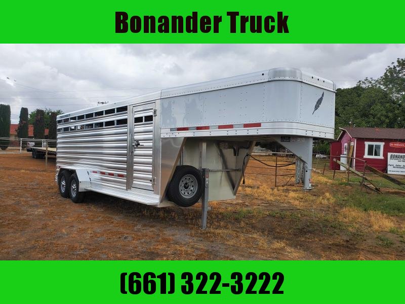 2021 Featherlite 8117-20 Livestock Trailer 2021 Featherlite 8117-20 Livestock Trailer