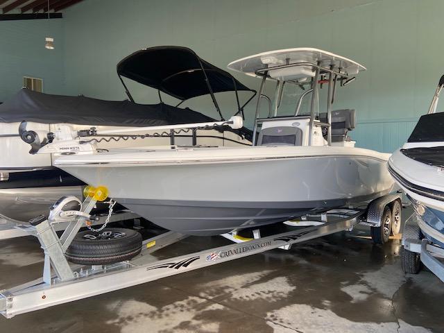 2022 Crevalle Boats 26 HCO Bay Boat 2022 Crevalle Boats 26 HCO Bay Boat
