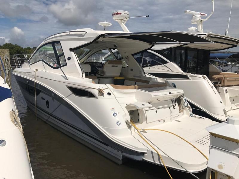 2017 Searay 350 COUPE Cruiser (Power) 2017 Searay 350 COUPE Cruiser (Power)