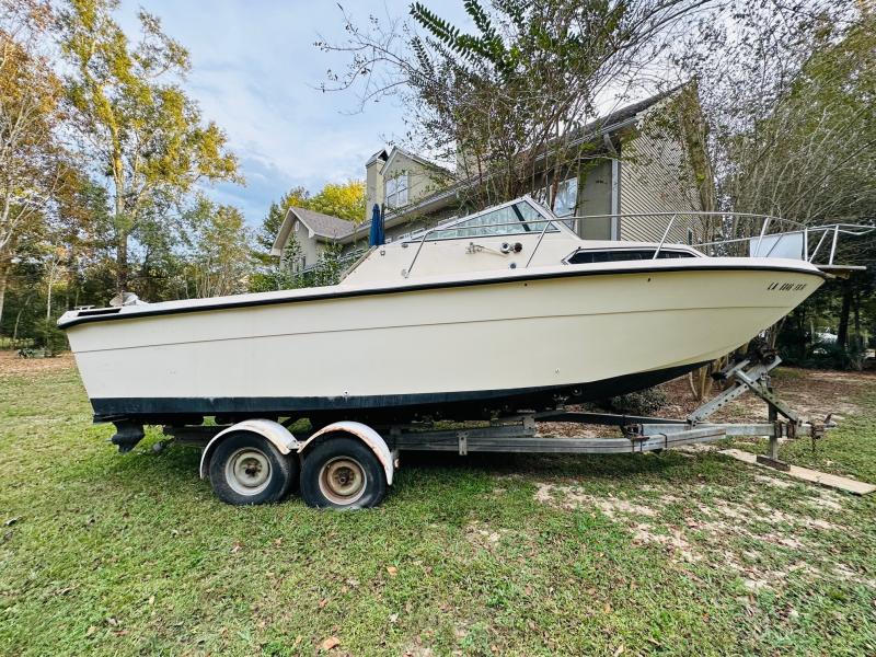 1984 Chris-Craft Scorpion 265 Cuddy Cabin 1984 Chris-Craft Scorpion 265 Cuddy Cabin