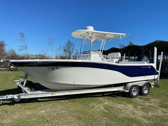 2013 Sea Fox Boat Company 246 COMMANDER Center Console 2013 Sea Fox Boat Company 246 COMMANDER Center Console