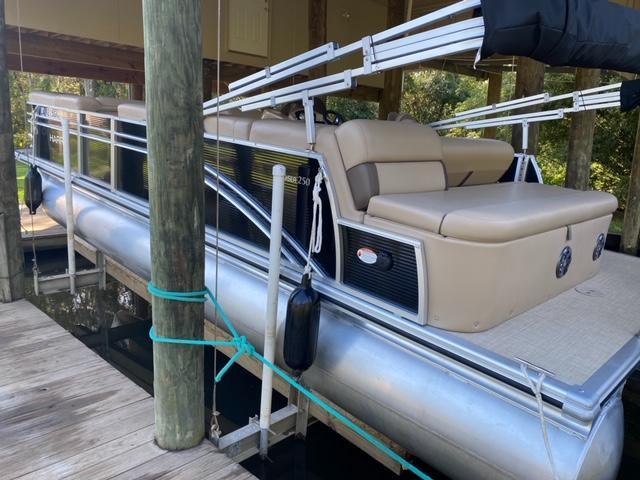 2019 Harris Boats 250 CRUISER Pontoon Boat 2019 Harris Boats 250 CRUISER Pontoon Boat