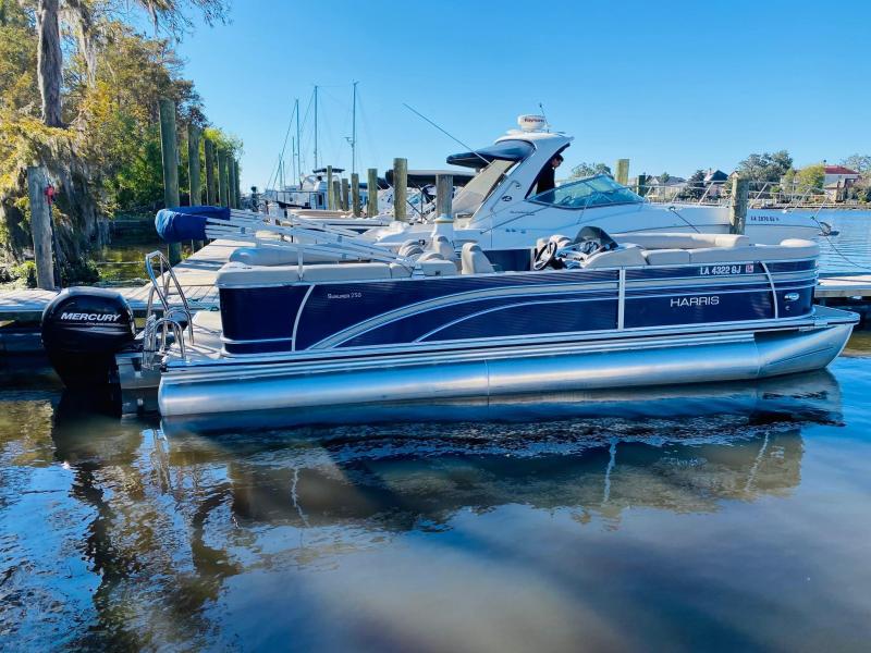 2019 Harris Boats 250 Sunliner Pontoon Boat 2019 Harris Boats 250 Sunliner Pontoon Boat