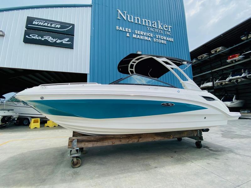 2022 Sea Ray 250 SDX Bowrider 2022 Sea Ray 250 SDX Bowrider