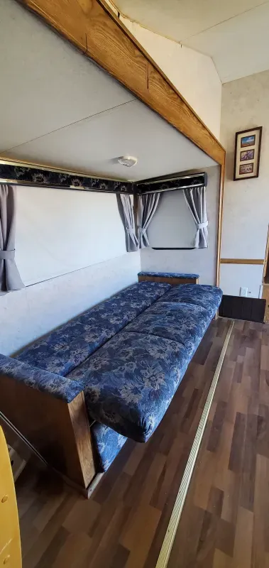 used Fifth Wheel Trailers Fleetwood RV Prowler for sale, in Calgary, AB Thumbnail 10