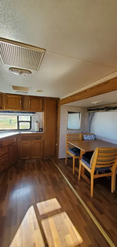 used Fifth Wheel Trailers Fleetwood RV Prowler for sale, in Calgary, AB Thumbnail 19