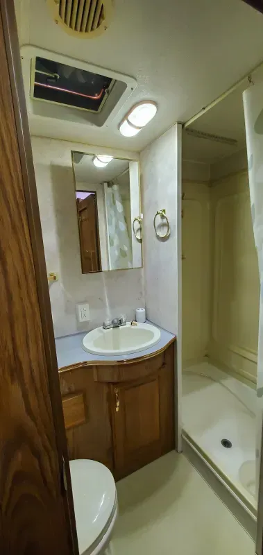 used Fifth Wheel Trailers Fleetwood RV Prowler for sale, in Calgary, AB Thumbnail 13