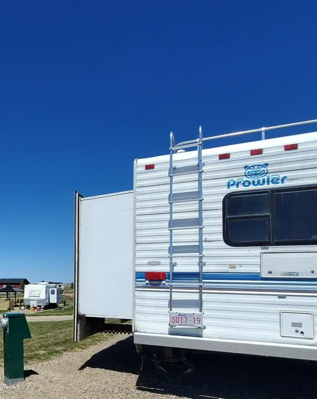 used Fifth Wheel Trailers Fleetwood RV Prowler for sale, in Calgary, AB Thumbnail 2