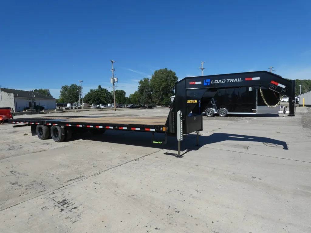 2027 Load Trail GL 102" x 32' Gooseneck Equipment Trailer - Hydraulic Dovetail & Jacks - Flexible