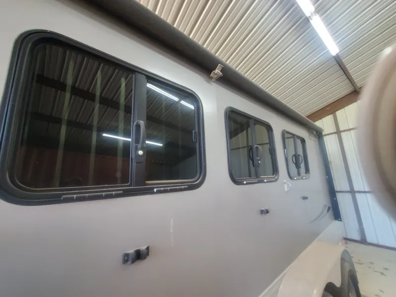 used Horse Trailers Shadow Trailers  for sale, in Celina, TX Thumbnail 23