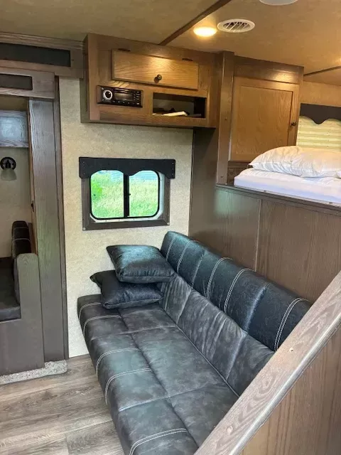 used Stock / Stock Combo Trailers Lakota  for sale, in Maryville, MO Thumbnail 9
