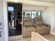 used Travel Trailers Winnebago Thrive for sale, in Mountain Home, AR Thumbnail 14