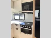 used Travel Trailers Winnebago Thrive for sale, in Mountain Home, AR Thumbnail 18
