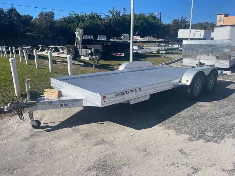 2015 Featherlite 3110-0017 Car / Racing Trailer 2015 Featherlite 3110-0017 Car / Racing Trailer