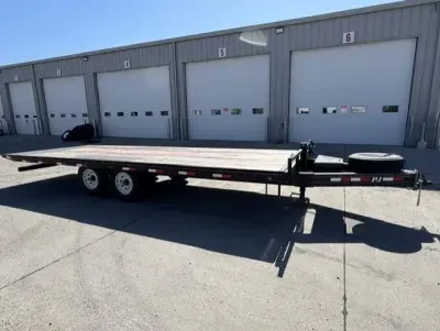 2015 PJ Trailers 22' deckover tilt
