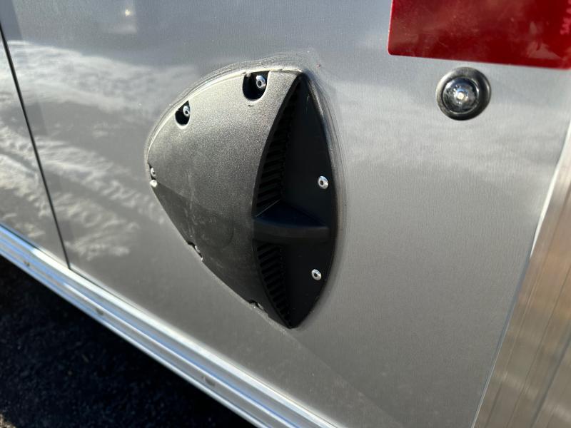 2023 EZ Hauler 7.5x18+4.5 Aluminum Enclosed 3Place Drive In/Out