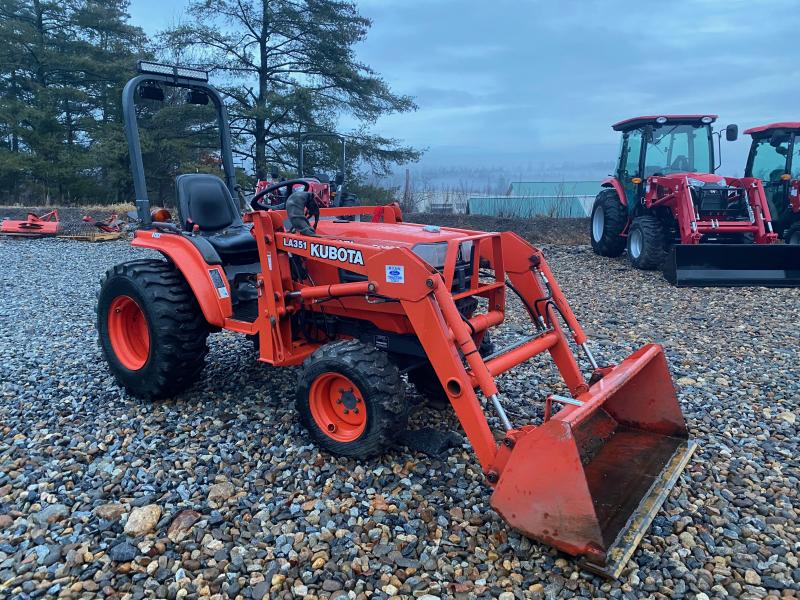1999 Kubota B2400 24HP Tractor w/Industrial Tires & Front Loader