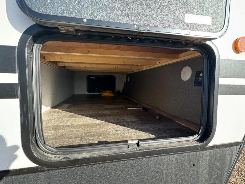 used Travel Trailers Winnebago Minnie for sale, in Slaton, TX Thumbnail 12