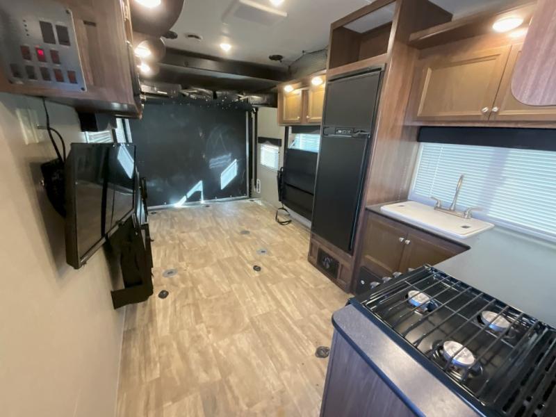 used Toy Haulers Dutchmen RV Rubicon for sale, in Slaton, TX Thumbnail 25