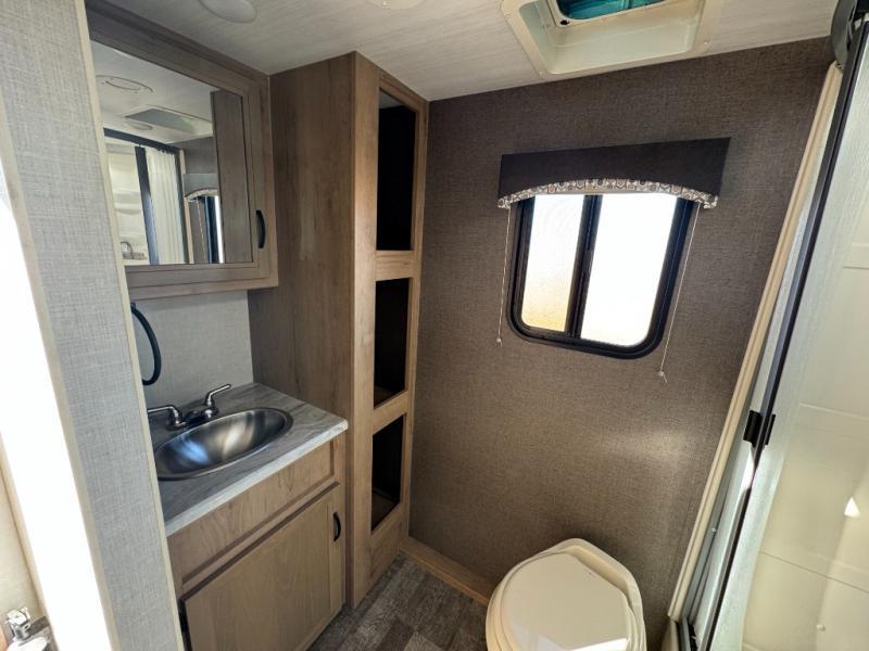 used Travel Trailers Winnebago Minnie for sale, in Slaton, TX Thumbnail 21