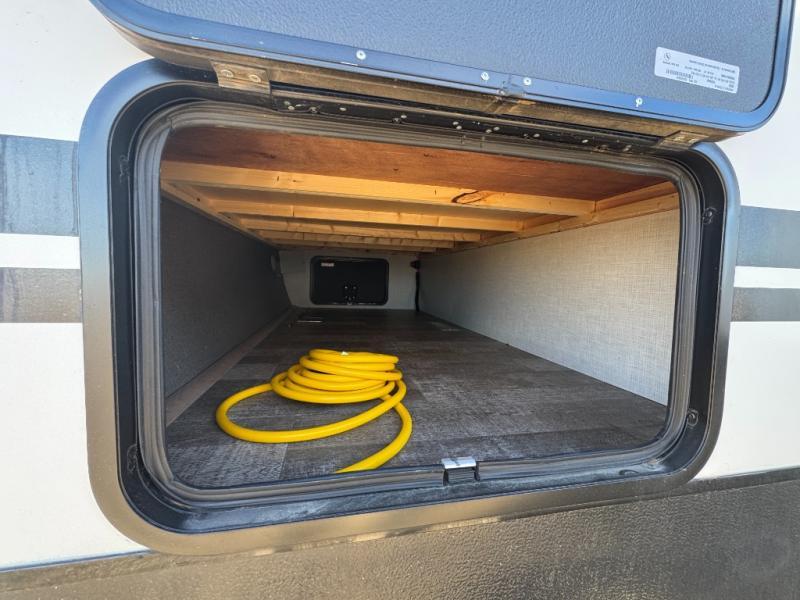 used Travel Trailers Winnebago Minnie for sale, in Slaton, TX Thumbnail 6