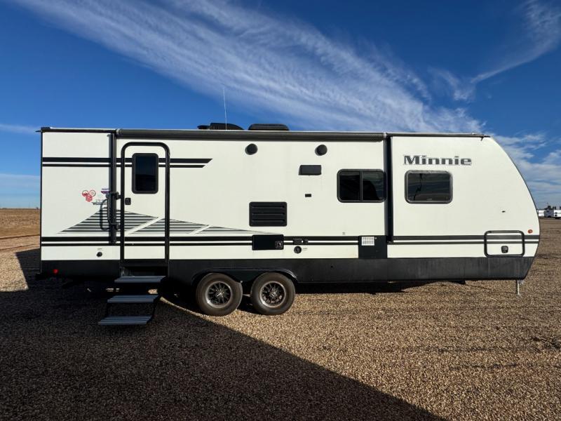 used Travel Trailers Winnebago Minnie for sale, in Slaton, TX Thumbnail 11