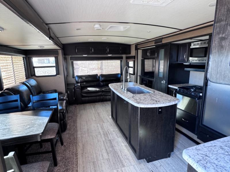 used Travel Trailers Grand Design RV Imagine for sale, in Slaton, TX Thumbnail 9