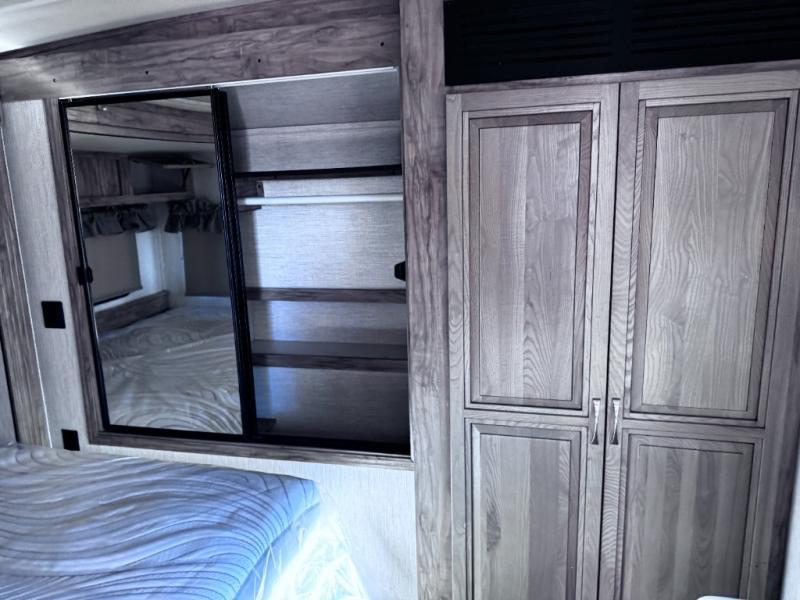 used Travel Trailers Palomino SolAire Ultra Lite for sale, in Slaton, TX Thumbnail 33