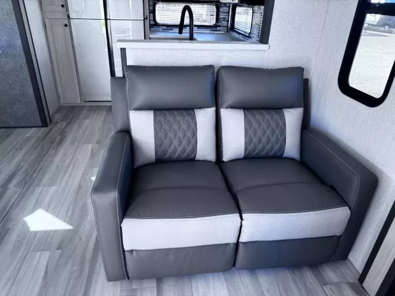 new Fifth Wheel Trailers Forest River Wildcat for sale, in Slaton, TX Thumbnail 13