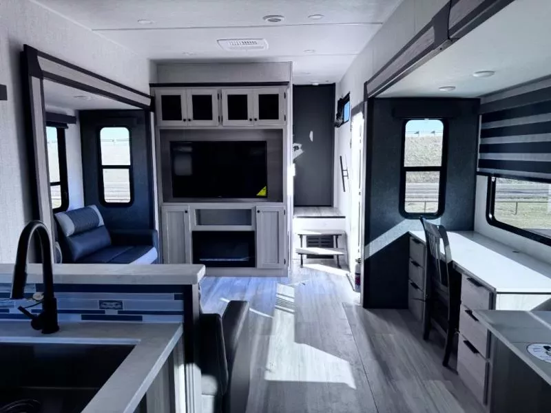new Fifth Wheel Trailers Forest River Wildcat for sale, in Slaton, TX Thumbnail 21