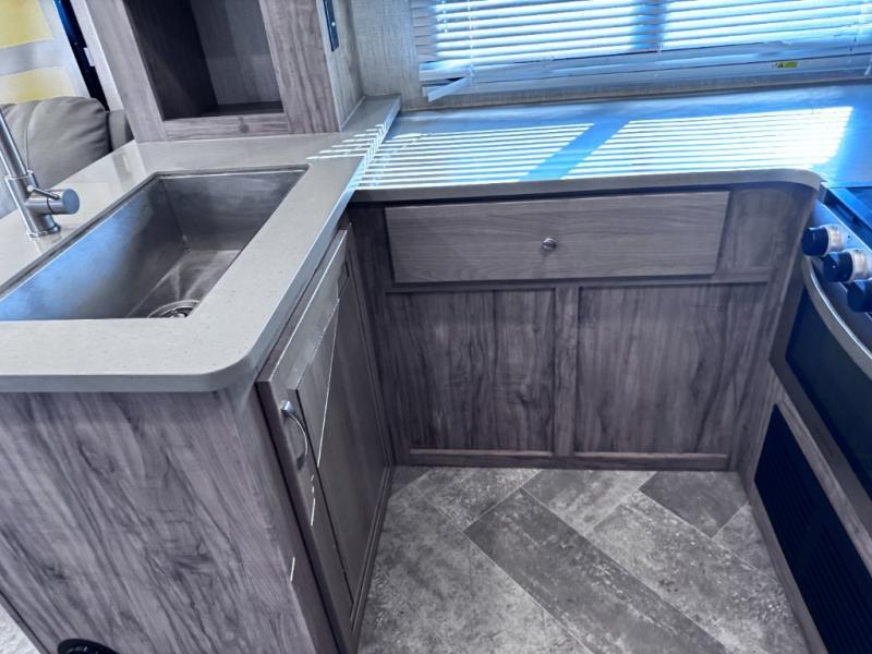 used Travel Trailers Palomino SolAire Ultra Lite for sale, in Slaton, TX Thumbnail 21