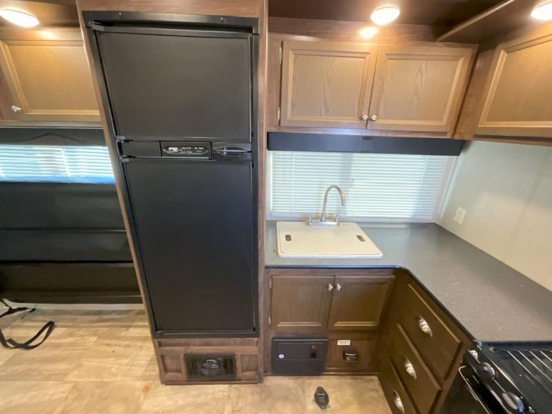 used Toy Haulers Dutchmen RV Rubicon for sale, in Slaton, TX Thumbnail 11