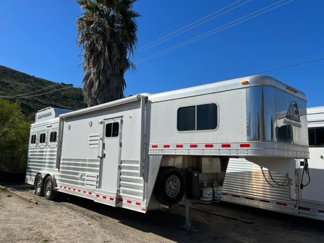 2020 Elite Trailers 3H 10'8" LQ Horse Trailer 2020 Elite Trailers 3H 10'8" LQ Horse Trailer