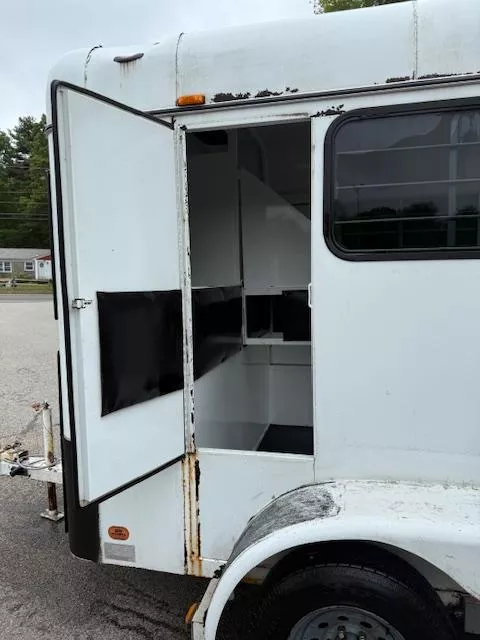 used Horse Trailers Sundowner Trailers  for sale, in North Scituate, RI Thumbnail 6