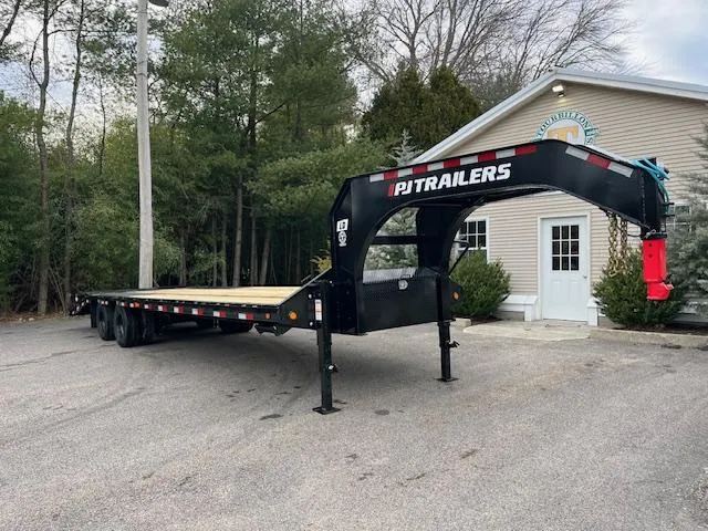 2026 PJ Trailers 30' LOW-PRO FLATDECK WITH DUALS