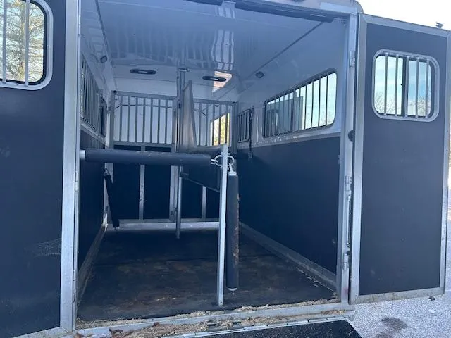used Horse Trailers Shadow Trailers  for sale, in North Scituate, RI Thumbnail 12