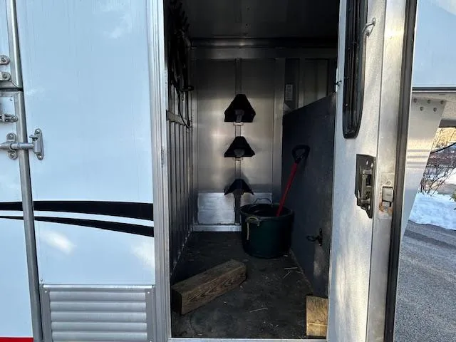 used Horse Trailers Shadow Trailers  for sale, in North Scituate, RI Thumbnail 7