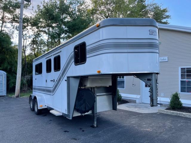 2004 Trailet 2 Horse Straight Load Gn W/ Dress 2004 Trailet 2 Horse Straight Load Gn W/ Dress