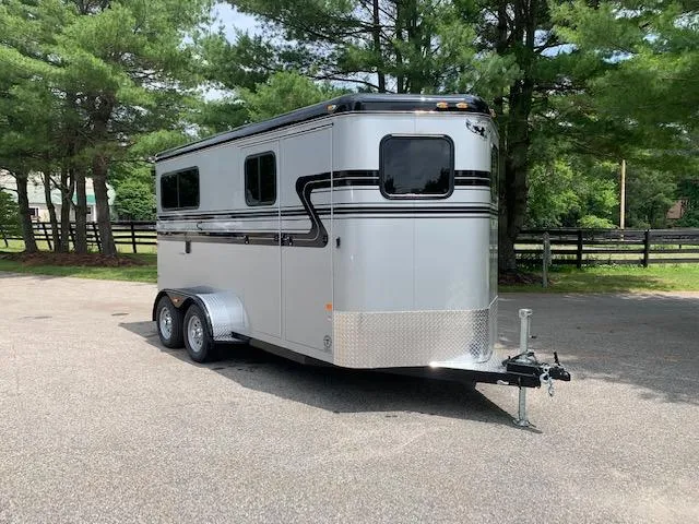 2026 Hawk Trailers 2 HORSE BP WALK THRU W/ DRESS