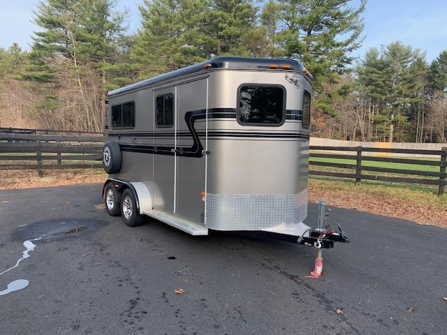 2015 Hawk 2 Horse Bumper Pull With Walk Thru Dress 2015 Hawk 2 Horse Bumper Pull With Walk Thru Dress
