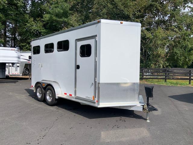 2020 Jamco 3 Horse Slant Bumper Pull With Dress 2020 Jamco 3 Horse Slant Bumper Pull With Dress