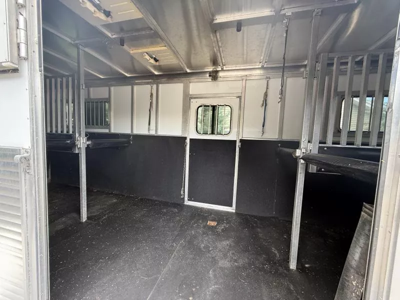 used Horse Trailers Sundowner Trailers  for sale, in North Scituate, RI Thumbnail 4