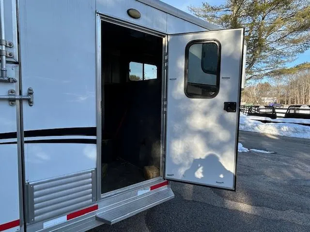 used Horse Trailers Shadow Trailers  for sale, in North Scituate, RI Thumbnail 6