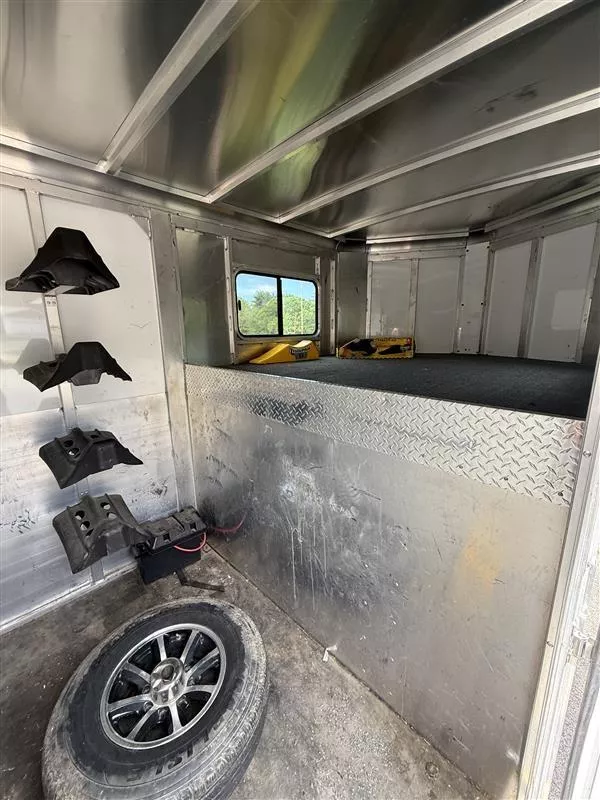 used Horse Trailers Sundowner Trailers  for sale, in North Scituate, RI Thumbnail 6