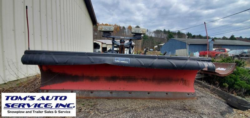 USED Western 9' PRO PLUS Snow Plow USED Western 9' PRO PLUS Snow Plow