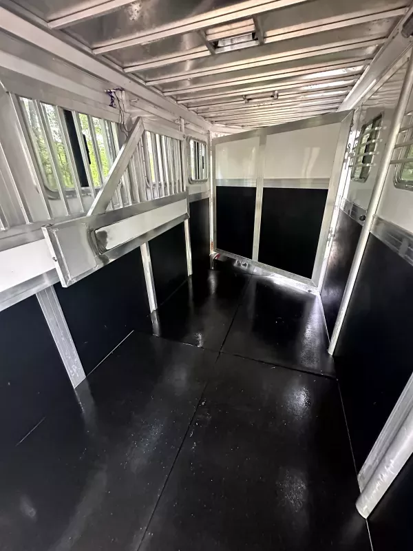 used Horse Trailers River Valley  for sale, in Westerville, OH Thumbnail 3