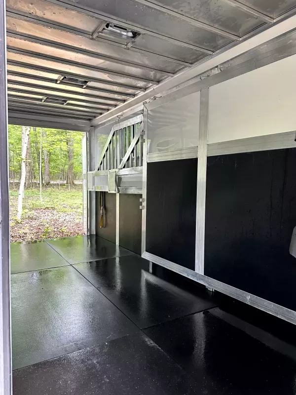 used Horse Trailers River Valley  for sale, in Westerville, OH Thumbnail 4