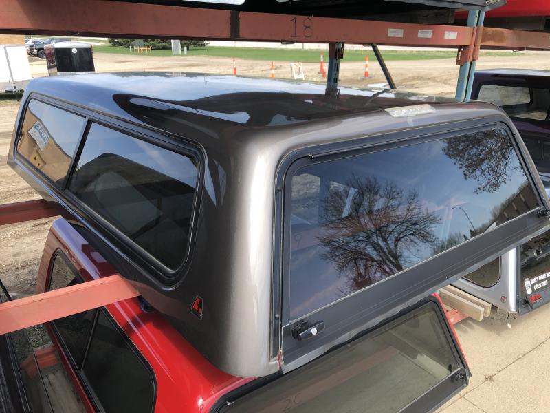 19 - LEER 100R 8FT TRUCK TOPPER (SILVERADO/SIERRA 07-13) 19 - LEER 100R 8FT TRUCK TOPPER (SILVERADO/SIERRA 07-13)