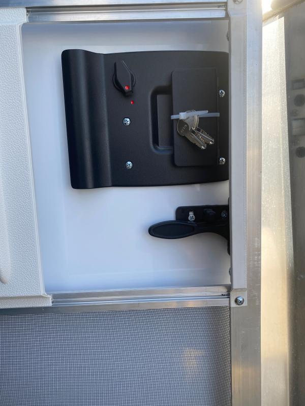 new Stock / Stock Combo Trailers Featherlite  for sale, in Turlock, CA Thumbnail 4